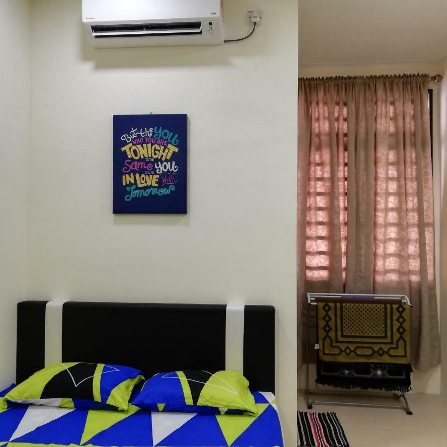 Neesa Homestay Bukit Gambang-Muslim Exterior foto